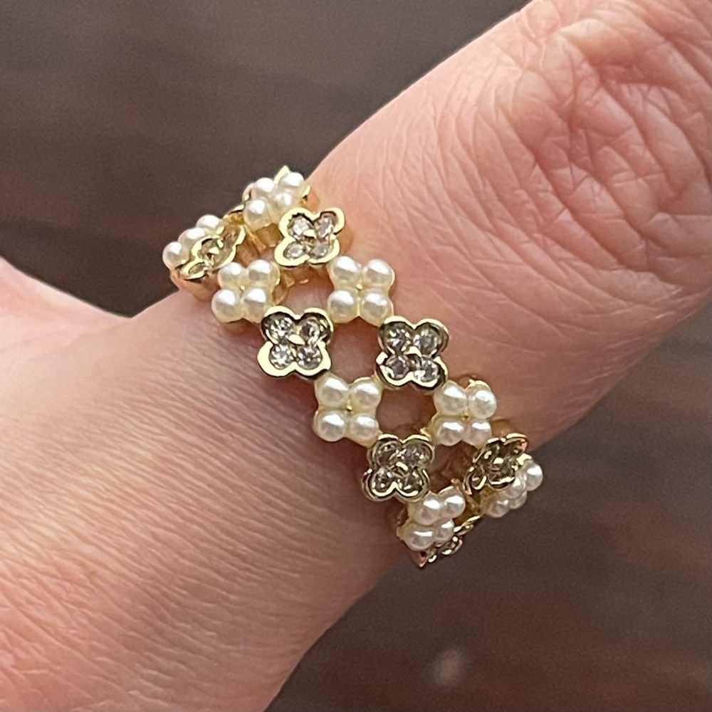 Daisy Gold Pearl Crystal Ring
